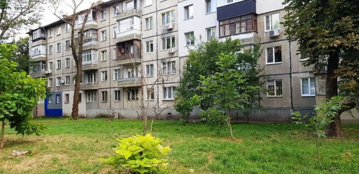 Продам 4к квартиру початок Металургів - фото 1