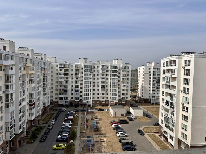 Продам 2 - кімн. кв., автономне опалення, 76 м2, Масани - фото 1