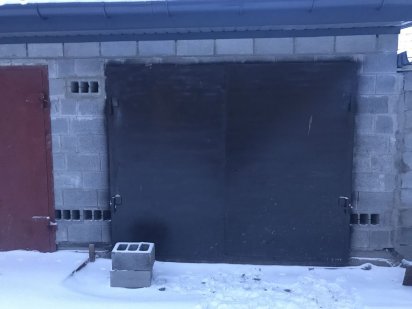 Гараж во дворе, 8-я гор больница Кривой Рог