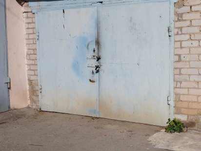 Гараж 44 кв. у дворі вул. Міжпланетна Кривой Рог