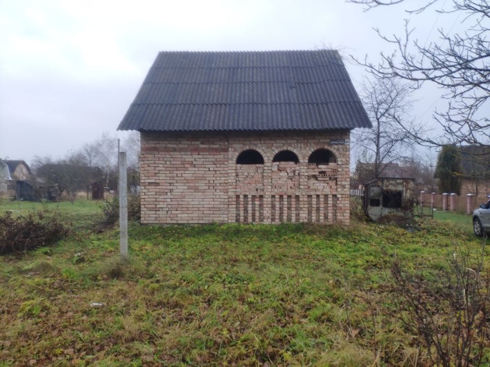 Терміново, незавершений будинок та земельна ділянка вул. Довбуша - фото 1