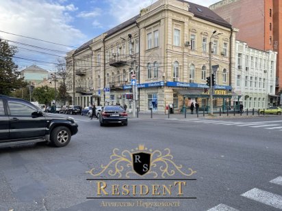 Продажа приміщення в центрі. Цоколь, 525 м2.