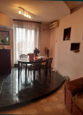 Продам 3х комнатную квартиру в центре - фото 1