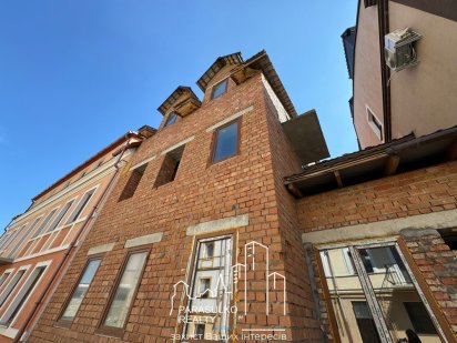 Шикарна квартира в центрі Старого Міста Кам'янець-Подільський