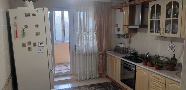 Продаж 2к.квартири, 88м.кв., мікрорайон Жовтневий, індивід. опалення - фото 1