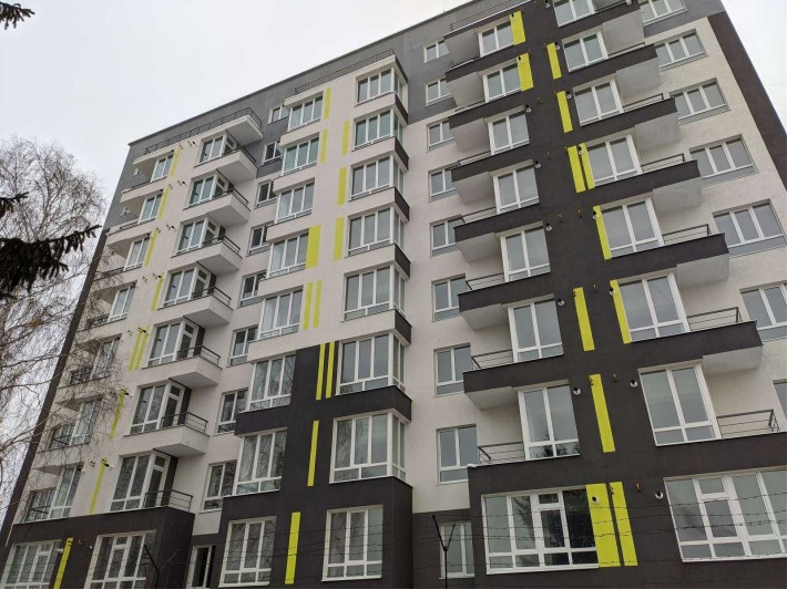 Продаж 3 кімнатної квартири в зданому будинку - фото 1