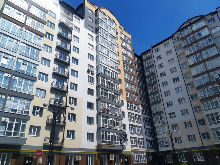 Центр міста, 2-кімн., 61м.кв.. Бандери-Височана - фото 1