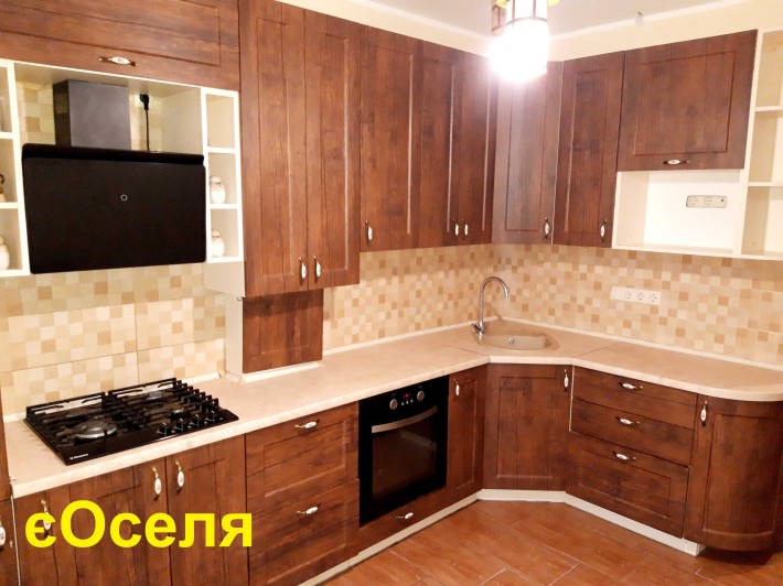 Продам 2-ком г. Ирпень ул. Тищенко 21B/1 ЦЕНТР, общ. 77 м2 ТОРГ - фото 1