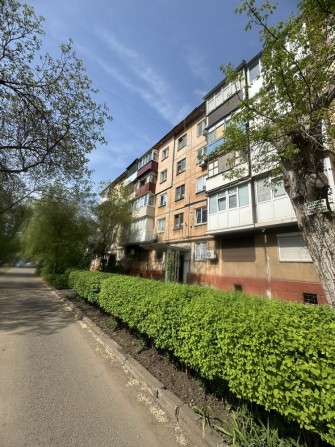 Продам Трехкомнатную квартиру проспект Мира дом 48. - фото 1