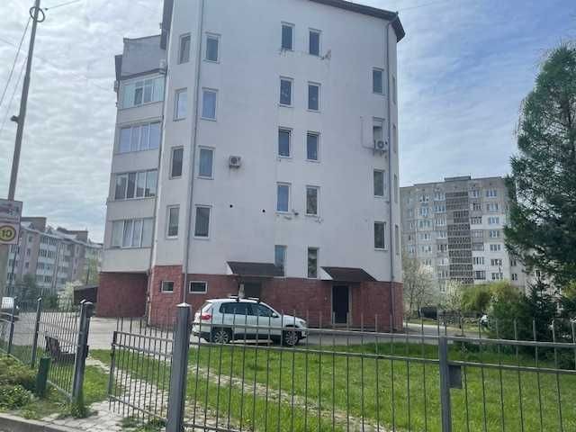 продам  квартиру 55 мікрорайон ( поза Там- Там ), вул.  Чорновола 10 - фото 1