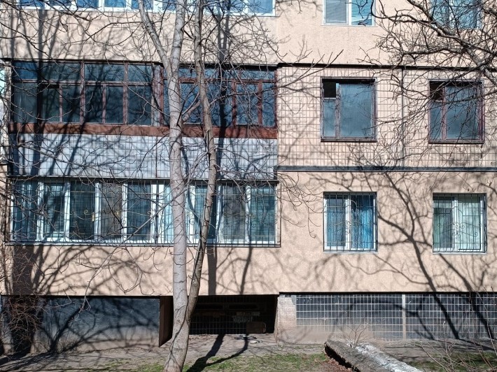 Продам 3 комнатную квартиру на Коротченко ,2этаж 9 этажки . - фото 1