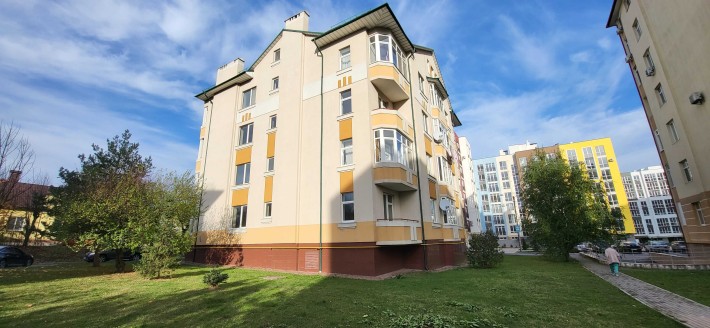 Продається квартира з підземним гаражем вул.Комарівська (р-н Роша) - фото 1