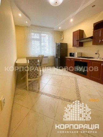 Продаж 2-км квартири, свіжий ремонт, меблі, окремий вихід у двір - фото 1