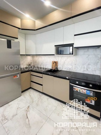 Продаж 1-км квартири з дизайнерським ремонтом, меблями, технікою - фото 1