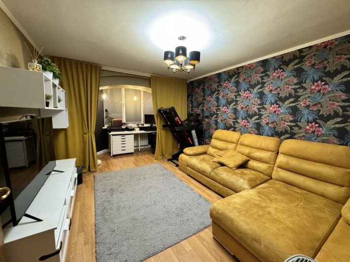 Продаж 4х кімнатної квартири 100.7 м² - фото 1