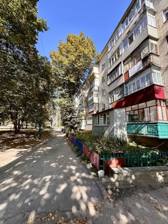 Продам 1- кімн. кв., 32 м2, вул. Захисників України - фото 1