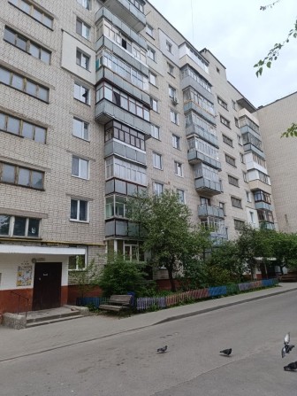 Продам 2-х кімнатну квартиру в цегляному будинку в центрі міста - фото 1