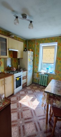 Продам 3 кВ з роздільними кімнатами - фото 1