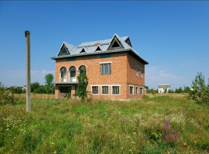 ДЕШЕВО продається за містом 2-поверховий будинок з зем.ділянкою! - фото 1