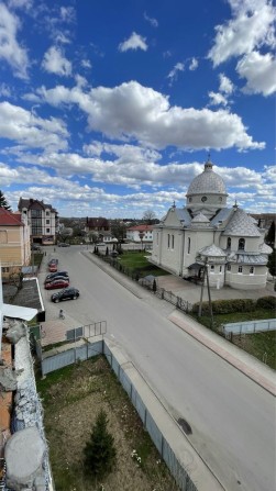 Продається трьохкімнатна квартира в центрі Богородчан - фото 1