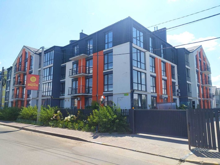 Продам 3-к квартиру. Власник. Без комісії. 20км до Хрещатика. 60000дол - фото 1