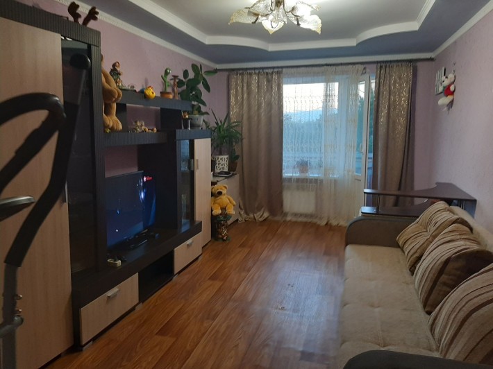 Продам 3-х кімнатну квартиру - фото 1