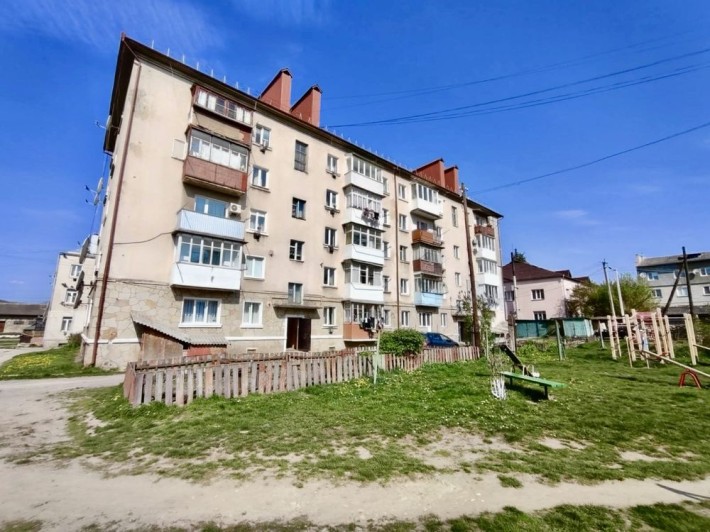 Продається 3-кімнатна квартира. Чортків - фото 1