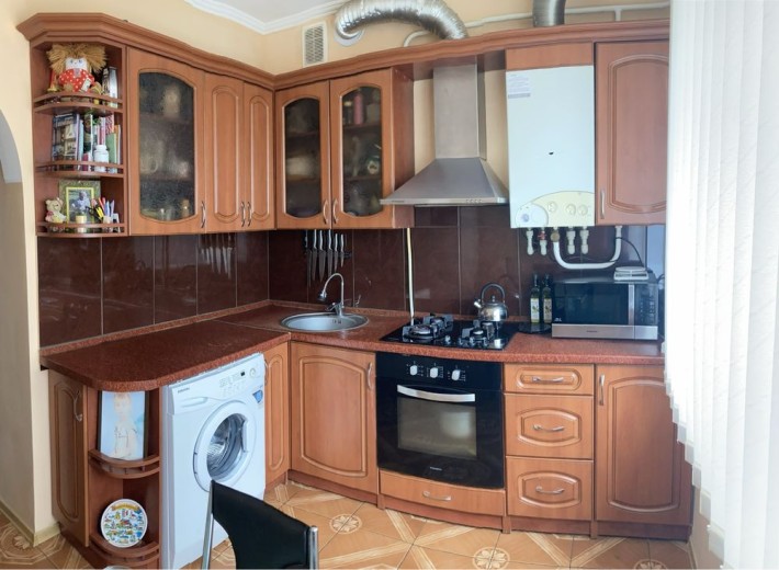 Продам 3-х кімнатну квартиру - фото 1