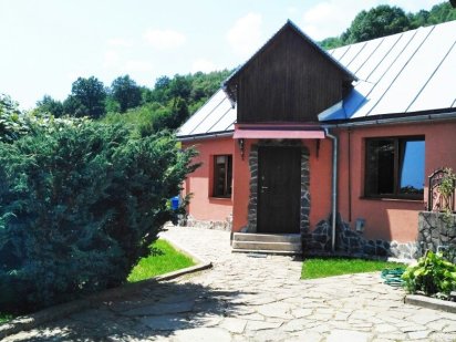 Будинок на 2 номера Русская Поляна