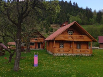 Здається котедж на три окремі номери Синевирская Поляна