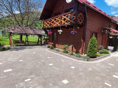 Котедж "Ясень" з кухнею на 3 номери 2 санвузли+ є басейн Микуличин