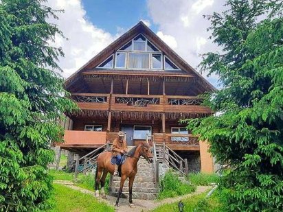 Оренда котеджу на 17 осіб біля лісу (Буковель) Поляница