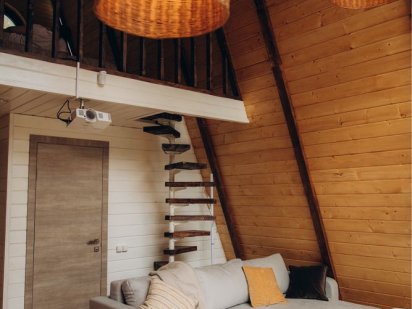 Оренда дерев’яного будиночку з видом на гори Микуличин