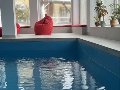 Будинок з басейном Татарів