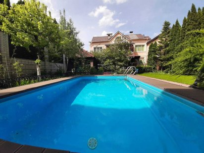 Дом 400 кв., 5  спален, сауна,бассейн,бильярд,генератор.До 30 человек. Софіївська Борщагівка