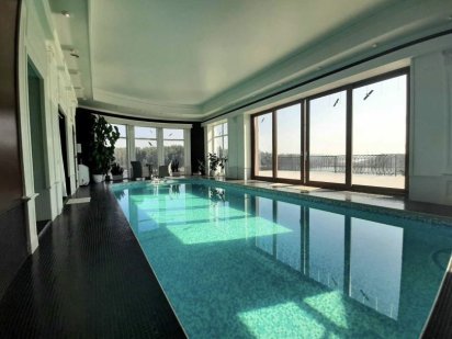 205 Роскошная усадьба на берегу озера