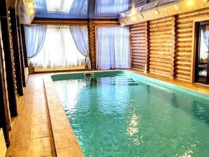 #332 Будинок-зруб з теплим басейном з підігрівом та лазнею подобово