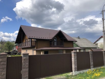 Булинок у центрі Славська! Без власників!Чан !