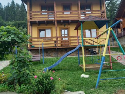 Відпочинок у Славське котедж "Три богатирі" Славское