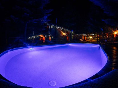 Здається Котедж у Мигово з басейном Мигово