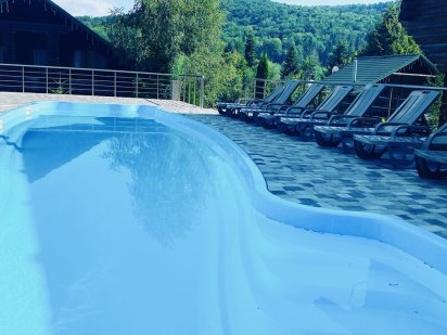 Коттедж з банею та купелю в центрі курорту Карпати Мигове