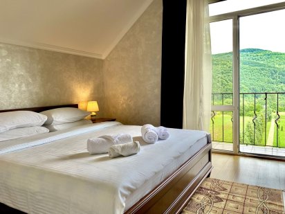 Житло Солочин відпочинок, кімнати подобово, сан. Квітка Полонини Солочин