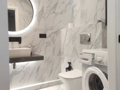 Здам подобово свою квартиру на Сахарова, Кадор Ліски