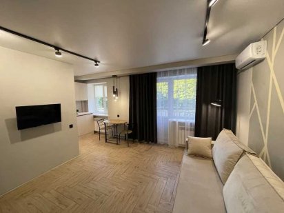 Здам подобово дизайнерську квартиру в центрі Вільнянська Вольнянск