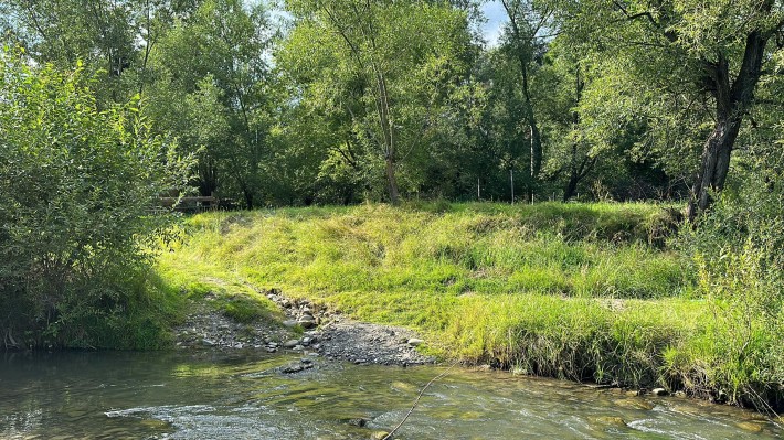 Ділянка біля річки у центрі Верховини - фото 1