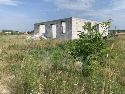 Продам  недобудований будинок, 15кВт світло ,зем. ділянка 6 соток