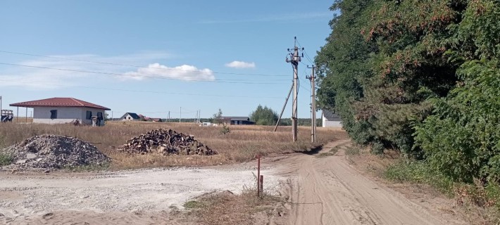 Лютіж під лісом 12 соток під забудову - фото 1