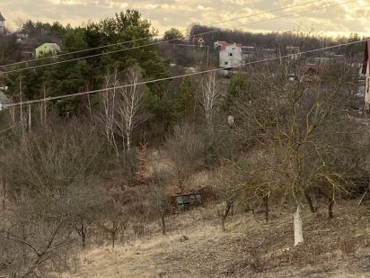 Продам дачный участок под Киевом, село Петрушки, на склоне, 6 соток Петрушки