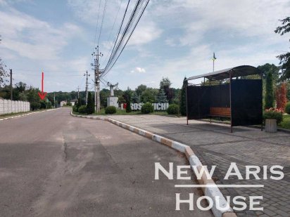 Продаж 1,68 Га, під забудову в ЦЕНТРІ села Рославичі, біля озера