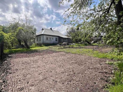 Продам ділянку 28 соток в с. Старі Петрівці (15 км до Києва).